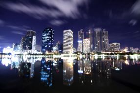 Фотообои Башни Бангкока ночью
