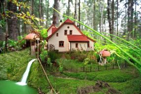Фотообои Сказочный домик в лесу